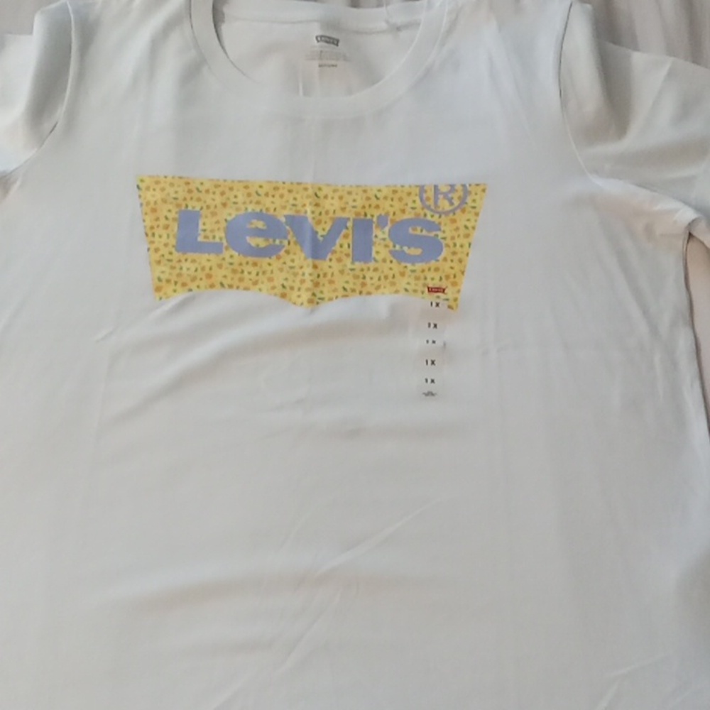 NWT!! LEVI'S TEE! SIZE 1X